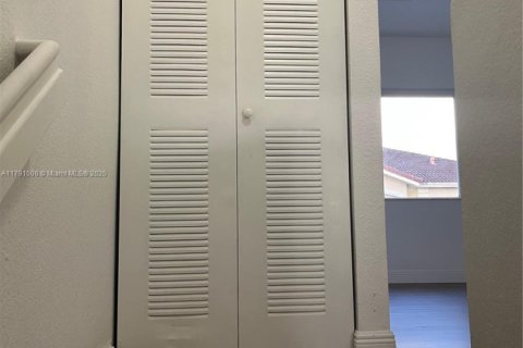 Copropriété à vendre à Miami, Floride: 2 chambres, 87.33 m2 № 2012168 - photo 7