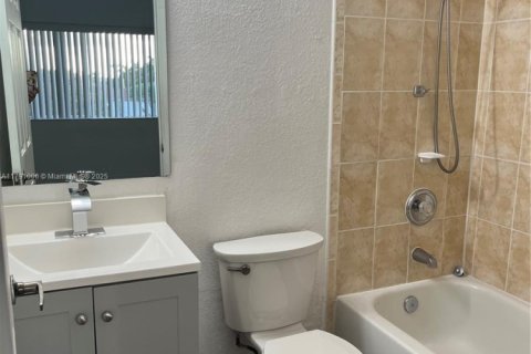 Copropriété à vendre à Miami, Floride: 2 chambres, 87.33 m2 № 2012168 - photo 16