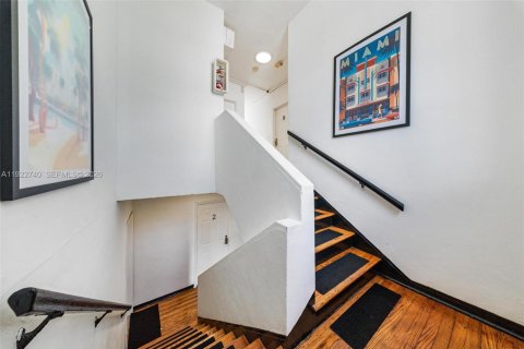 Propiedad comercial en venta en Miami Beach, Florida, 439.61 m2 № 1997619 - foto 18