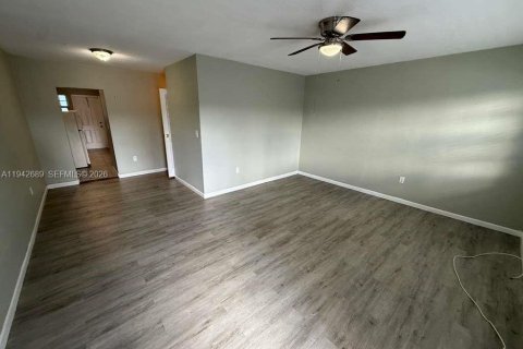 Condo à North Miami Beach, Floride, 1 chambre  № 2000113