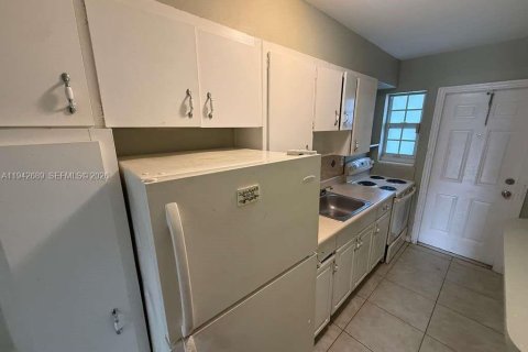 Copropriété à louer à North Miami Beach, Floride: 1 chambre, 60.67 m2 № 2000113 - photo 8