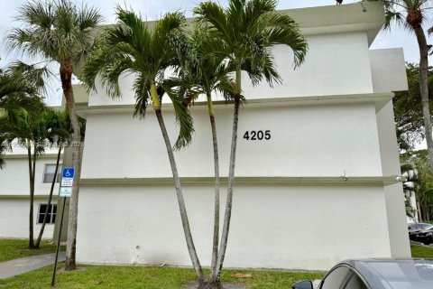Condominio en alquiler en Sunrise, Florida, 2 dormitorios, 87.7 m2 № 2017912 - foto 22