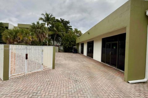 Condominio en alquiler en Sunrise, Florida, 2 dormitorios, 87.7 m2 № 2017912 - foto 28