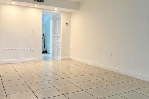 Condominio en alquiler en Sunrise, Florida, 2 dormitorios, 87.7 m2 № 2017912 - foto 4