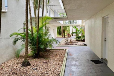 Condominio en alquiler en Sunrise, Florida, 2 dormitorios, 87.7 m2 № 2017912 - foto 18