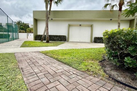 Condominio en alquiler en Sunrise, Florida, 2 dormitorios, 87.7 m2 № 2017912 - foto 30