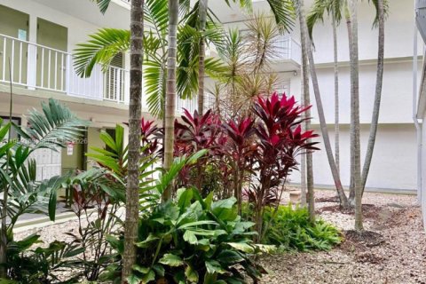 Condominio en alquiler en Sunrise, Florida, 2 dormitorios, 87.7 m2 № 2017912 - foto 21