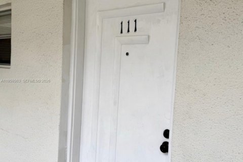 Condominio en alquiler en Sunrise, Florida, 2 dormitorios, 87.7 m2 № 2017912 - foto 20
