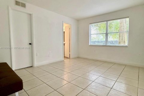 Condominio en alquiler en Sunrise, Florida, 2 dormitorios, 87.7 m2 № 2017912 - foto 13