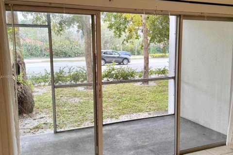 Condominio en alquiler en Sunrise, Florida, 2 dormitorios, 87.7 m2 № 2017912 - foto 5