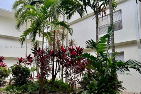 Condominio en alquiler en Sunrise, Florida, 2 dormitorios, 87.7 m2 № 2017912 - foto 19