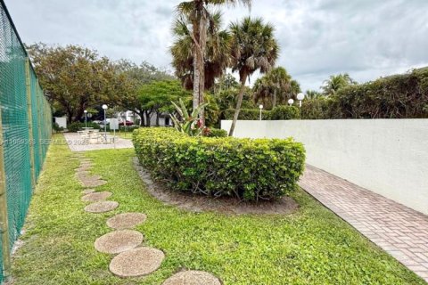 Condominio en alquiler en Sunrise, Florida, 2 dormitorios, 87.7 m2 № 2017912 - foto 27