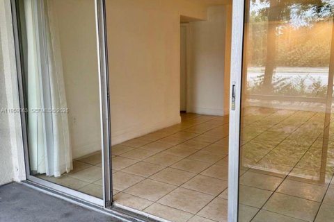 Condominio en alquiler en Sunrise, Florida, 2 dormitorios, 87.7 m2 № 2017912 - foto 6