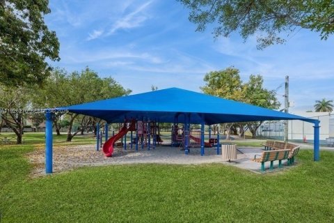 Condominio en venta en Miami, Florida, 2 dormitorios, 70.88 m2 № 2034676 - foto 14