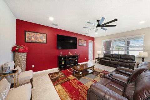 House in Wimauma, Florida 5 bedrooms, 331.29 sq.m. № 1574492 - photo 14
