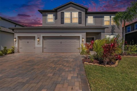 House in Wimauma, Florida 5 bedrooms, 331.29 sq.m. № 1574492 - photo 1