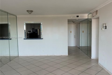 Снять в аренду кондоминиум в Холливуд, Флорида 2 спальни, 108.51м2, № 2081204 - фото 22