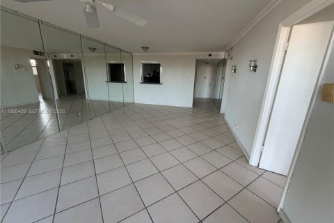 Снять в аренду кондоминиум в Холливуд, Флорида 2 спальни, 108.51м2, № 2081204 - фото 19