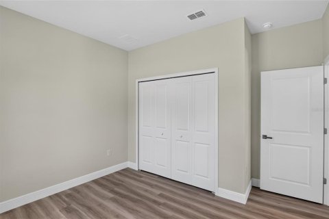 House in Ocala, Florida 4 bedrooms, 170.29 sq.m. № 2403689 - photo 13