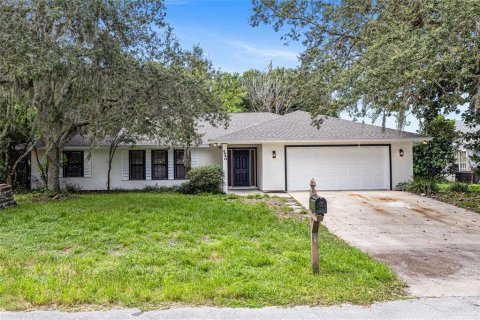 House in Titusville, Florida 4 bedrooms, 213.49 sq.m. № 1826776 - photo 1