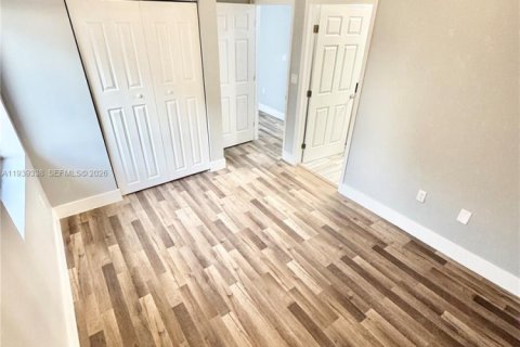 Touwnhouse à louer à Fort Lauderdale, Floride: 3 chambres, 171.87 m2 № 1996609 - photo 13