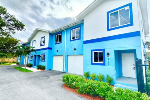 Touwnhouse à louer à Fort Lauderdale, Floride: 3 chambres, 171.87 m2 № 1996609 - photo 23