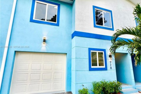 Touwnhouse à louer à Fort Lauderdale, Floride: 3 chambres, 171.87 m2 № 1996609 - photo 2