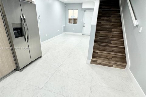Touwnhouse à louer à Fort Lauderdale, Floride: 3 chambres, 171.87 m2 № 1996609 - photo 4