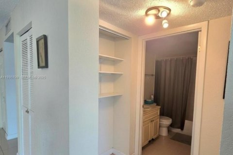 Купить кондоминиум в Катлер-Бей, Флорида 1 комната, 70.61м2, № 1989694 - фото 10