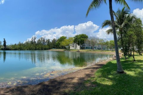 Купить кондоминиум в Катлер-Бей, Флорида 1 комната, 70.61м2, № 1989694 - фото 17