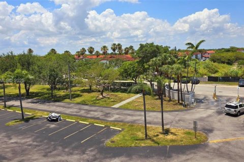 Купить кондоминиум в Катлер-Бей, Флорида 1 комната, 70.61м2, № 1989694 - фото 11