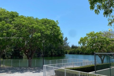 Купить кондоминиум в Катлер-Бей, Флорида 1 комната, 70.61м2, № 1989694 - фото 18