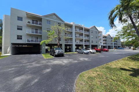 Купить кондоминиум в Катлер-Бей, Флорида 1 комната, 70.61м2, № 1989694 - фото 1