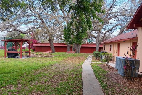 Condo in Orlando, Florida, 2 bedrooms № 2108900 - photo 16