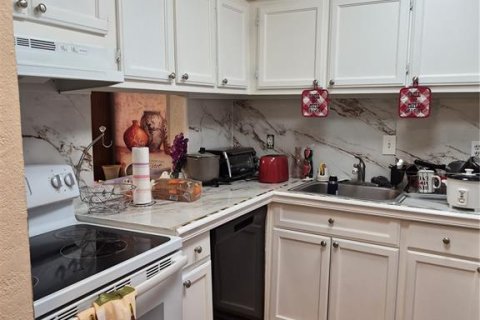 Condo in Orlando, Florida, 2 bedrooms № 2108900 - photo 4