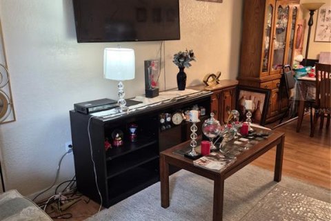 Condo in Orlando, Florida, 2 bedrooms № 2108900 - photo 8