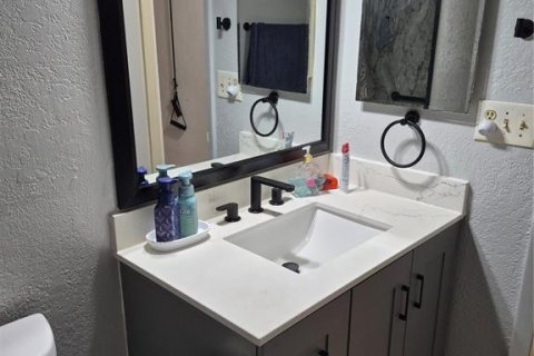 Condo in Orlando, Florida, 2 bedrooms № 2108900 - photo 10
