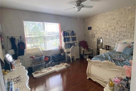Villa ou maison à vendre à Tampa, Floride: 5 chambres, 353.03 m2 № 2125577 - photo 25