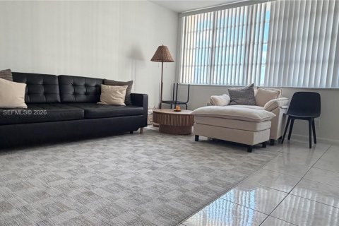 Copropriété à vendre à Hallandale Beach, Floride: 1 chambre, 62.43 m2 № 2088608 - photo 3