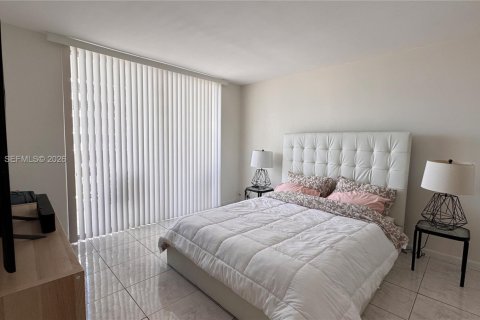 Copropriété à vendre à Hallandale Beach, Floride: 1 chambre, 62.43 m2 № 2088608 - photo 20