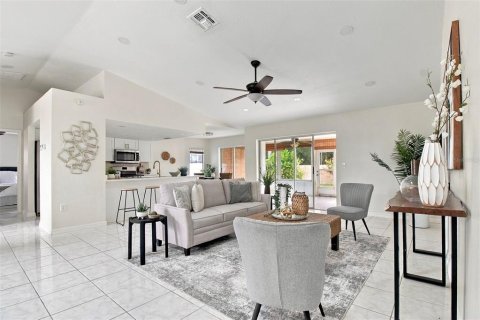 Casa en venta en New Port Richey, Florida, 3 dormitorios, 166.67 m2 № 2383819 - foto 3