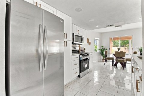 Casa en venta en New Port Richey, Florida, 3 dormitorios, 166.67 m2 № 2383819 - foto 9