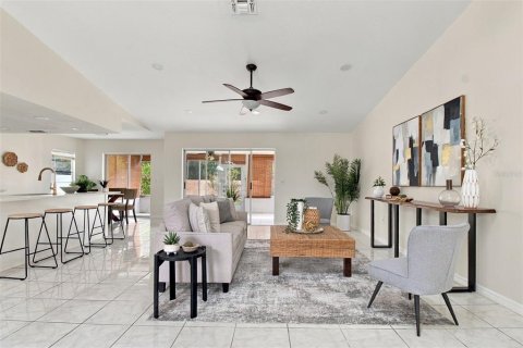 Casa en venta en New Port Richey, Florida, 3 dormitorios, 166.67 m2 № 2383819 - foto 11