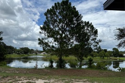 House in Leesburg, Florida 3 bedrooms, 154.22 sq.m. № 1816871 - photo 9
