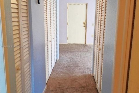 Copropriété à vendre à Miami Lakes, Floride: 2 chambres, 85.28 m2 № 1970919 - photo 17