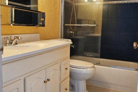 Copropriété à vendre à Miami Lakes, Floride: 2 chambres, 85.28 m2 № 1970919 - photo 15