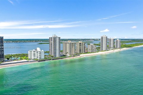 Condo in Riviera Beach, Florida, 2 bedrooms  № 2017276 - photo 30