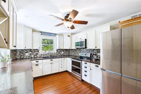 Villa ou maison à vendre à Gulfport, Floride: 3 chambres, 145.76 m2 № 2147907 - photo 4