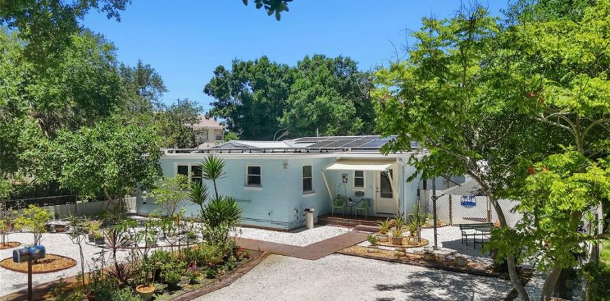 Villa ou maison à Gulfport, Floride 3 chambres, 145.76 m2 № 2147907