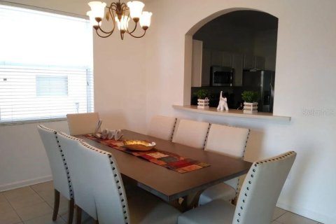 Casa en venta en Kissimmee, Florida, 6 dormitorios, 261.24 m2 № 1905272 - foto 25